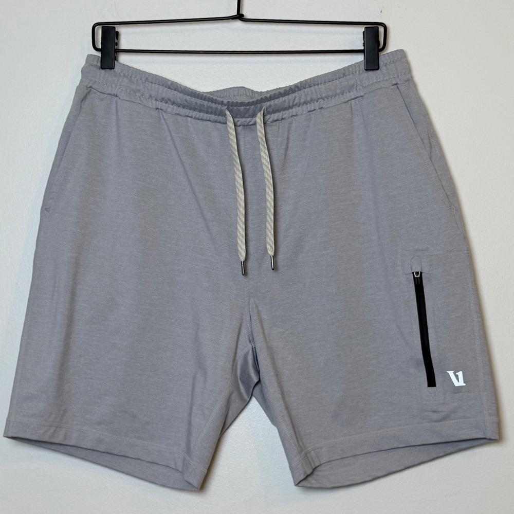Vuori Men's Sunday Performance Shorts 7.5" Size L Grey Heather V381 EUC